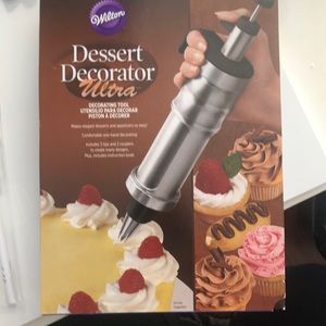 Wilton Dessert Decorator -Ultra